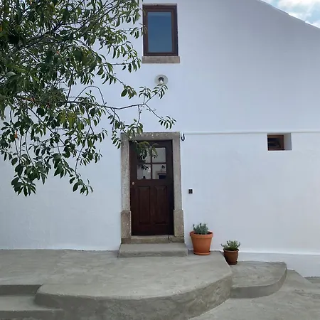 Casas Lentas Slow Living-obidos 펜션 *