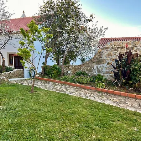 Casas Lentas Slow Living-obidos בית נופש Sobral (Leiria)