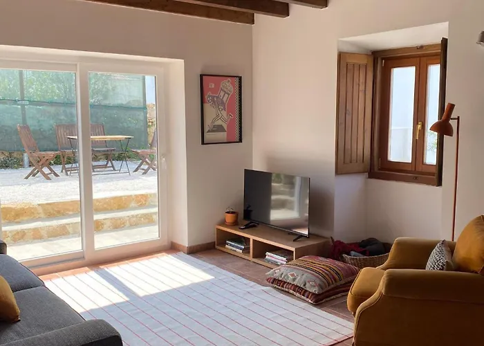 Casas Lentas Slow Living-obidos בית נופש *