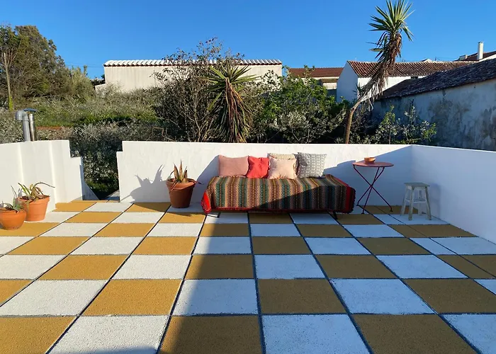 בית נופש Casas Lentas Slow Living-obidos *
