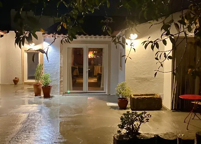 בית נופש Casas Lentas Slow Living-obidos *